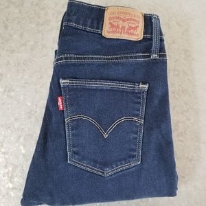 Levi high-waisted slimming skinny jeans